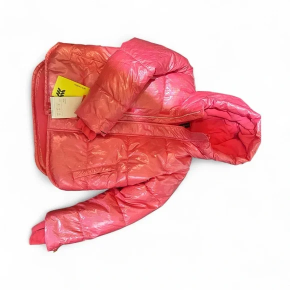 All in Motion Vibrant Pink Hooded Puffer Jacket - Picture 4 of 5